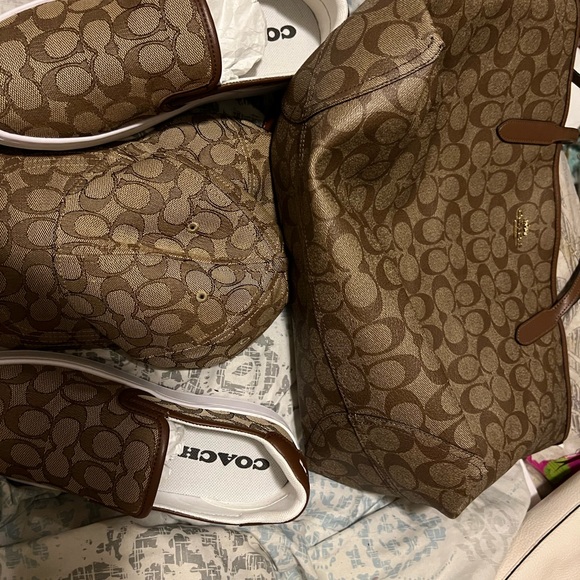 Coach set - Picture 9 of 12